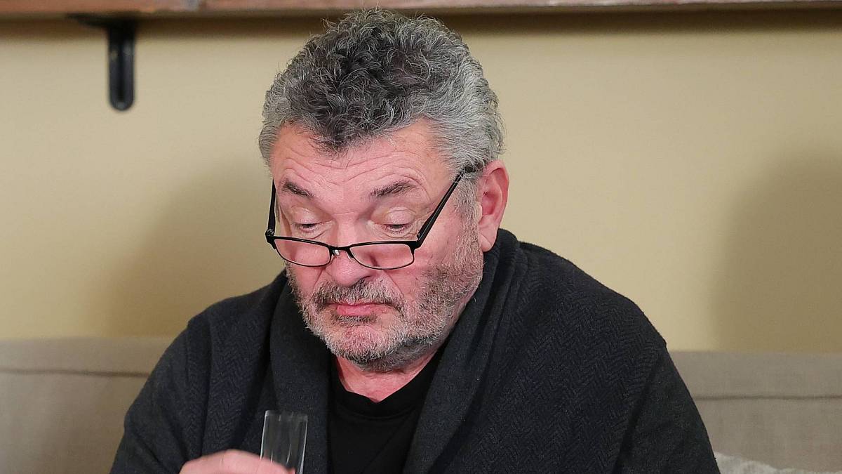 Ve 21. sezóně Ulice bude mít Miloš novou múzu. Veršíky překvapivě zahrne tuhle svéráznou dámu Ve 21. sezóně Ulice bude mít Miloš novou múzu. Veršíky překvapivě zahrne tuhle svéráznou dámu