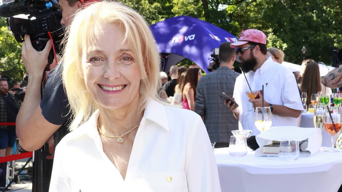 Veronika Žilková má novou lásku - manžela své bývalé učitelky z DAMU Veronika Žilková má novou lásku - manžela své bývalé učitelky z DAMU