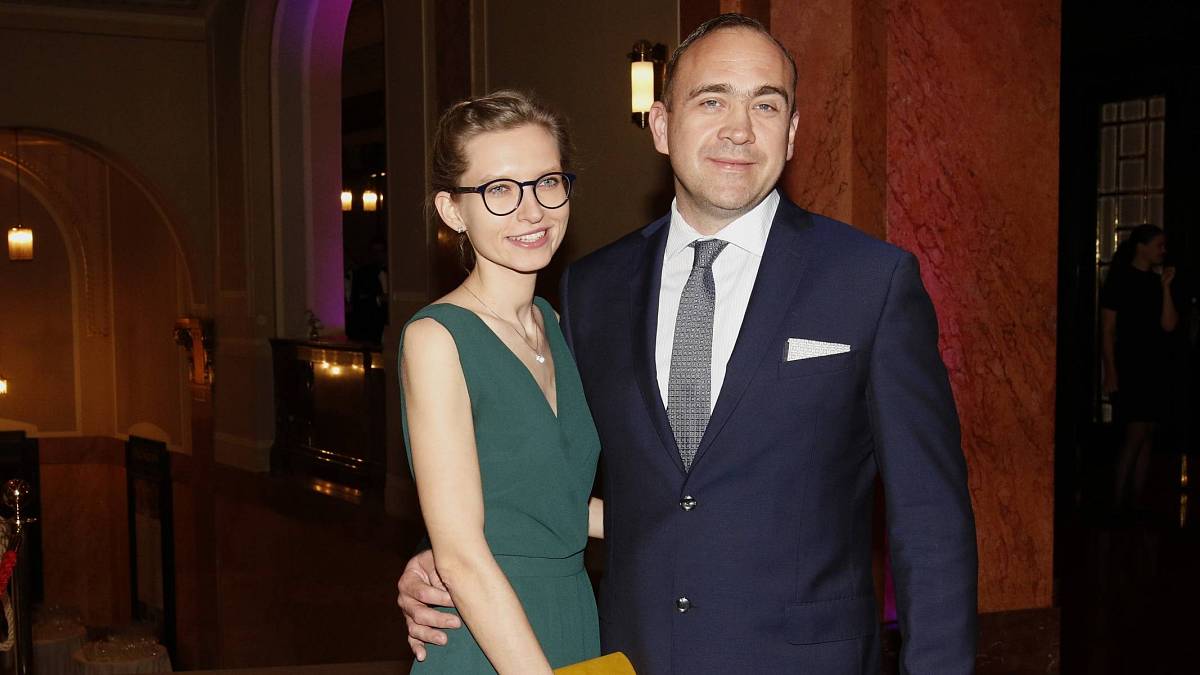 Hvězda ze Specialistů je zamilovaná do tajemné ženy