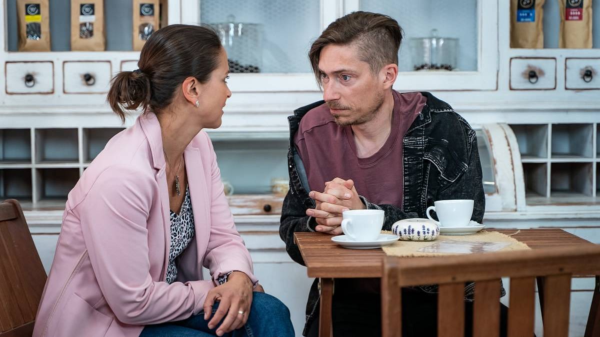 Zítra v Ulici: V úterý se zmatený alkoholik dozví, že s někým chodí