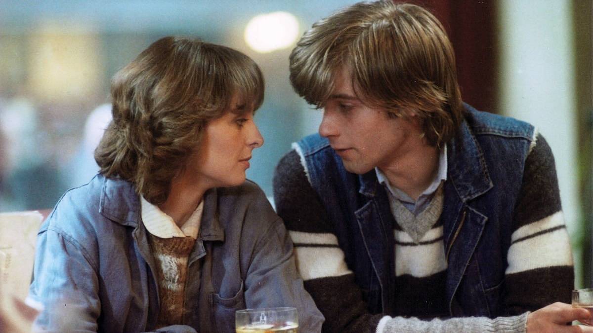 RETRO KVÍZ: Tenhle kvíz zvládnou jen ti, kteří film Láska z pasáže viděli víc než 1x RETRO KVÍZ: Tenhle kvíz zvládnou jen ti, kteří film Láska z pasáže viděli víc než 1x