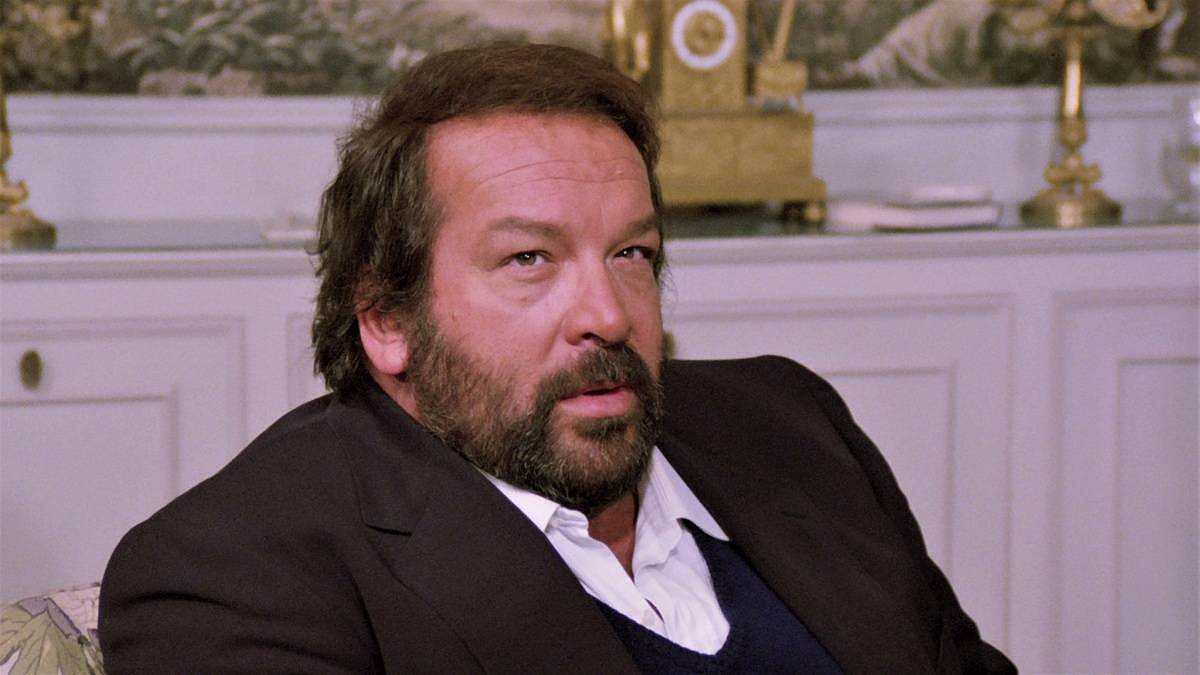 Zítra v TV: Legendární neapolský komisař Rizzo aneb Zábava, písek a pořádná porce pěstí po italsku