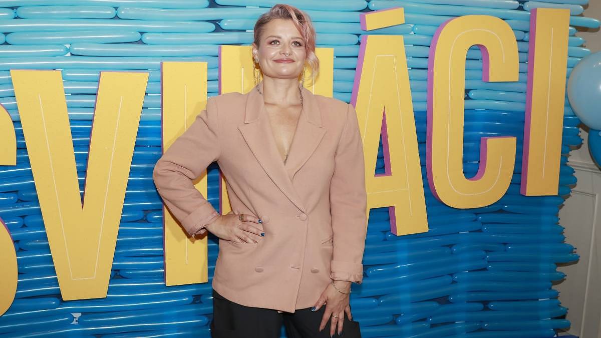 Erika Stárková už není s otcem své dcery. V Česku s ní zůstala sama