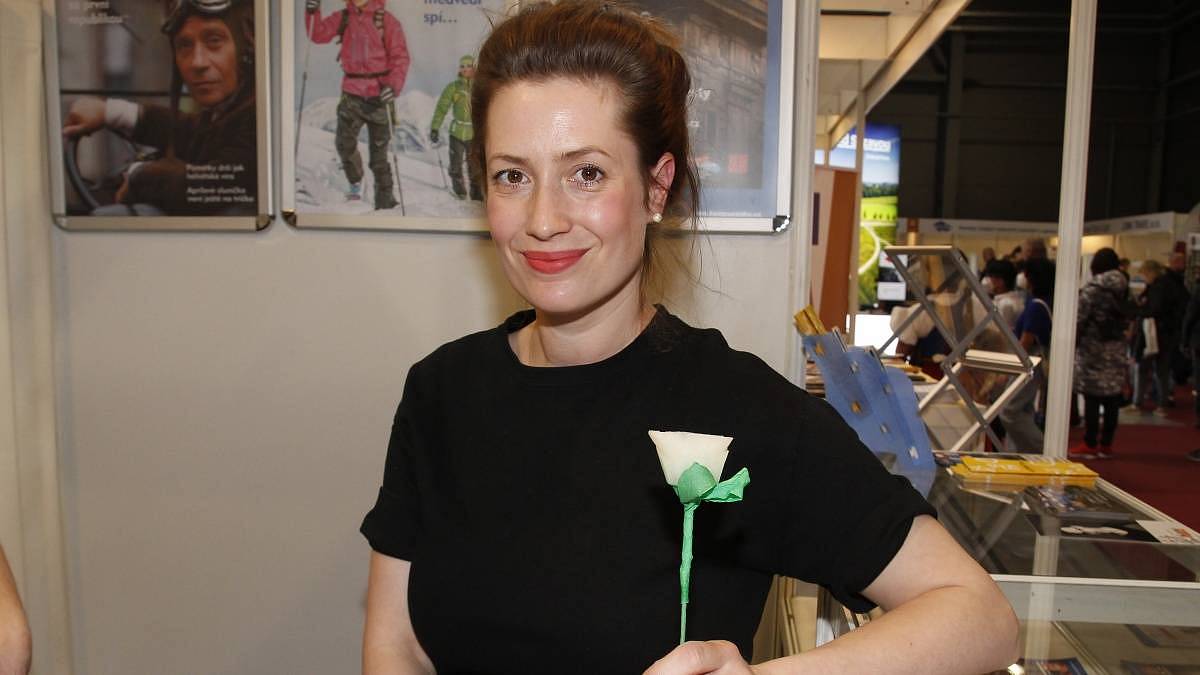 Oblíbená herečka má fobii z knoflíků. Má také závratě a nesnáší, když vidí někoho, jak si čistí nebo kouše nehty