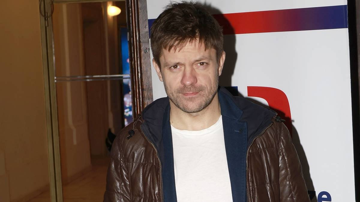 Jiří Mádl konečně našel lásku svého života. S jakými slavnými hvězdami českého showbyznysu chodil před ní?