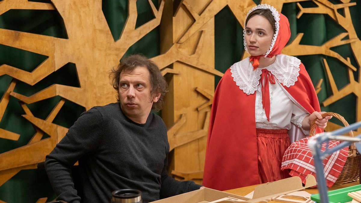 Ulice: Lukáš je zamilovaný, ale kvůli vztahu se trápí. Nastanou potyčky