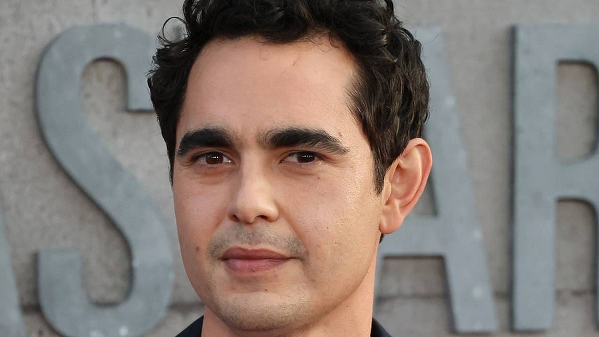 Max Minghella v Příběhu služebnice umřel. Nyní je zpátky v novém seriálu