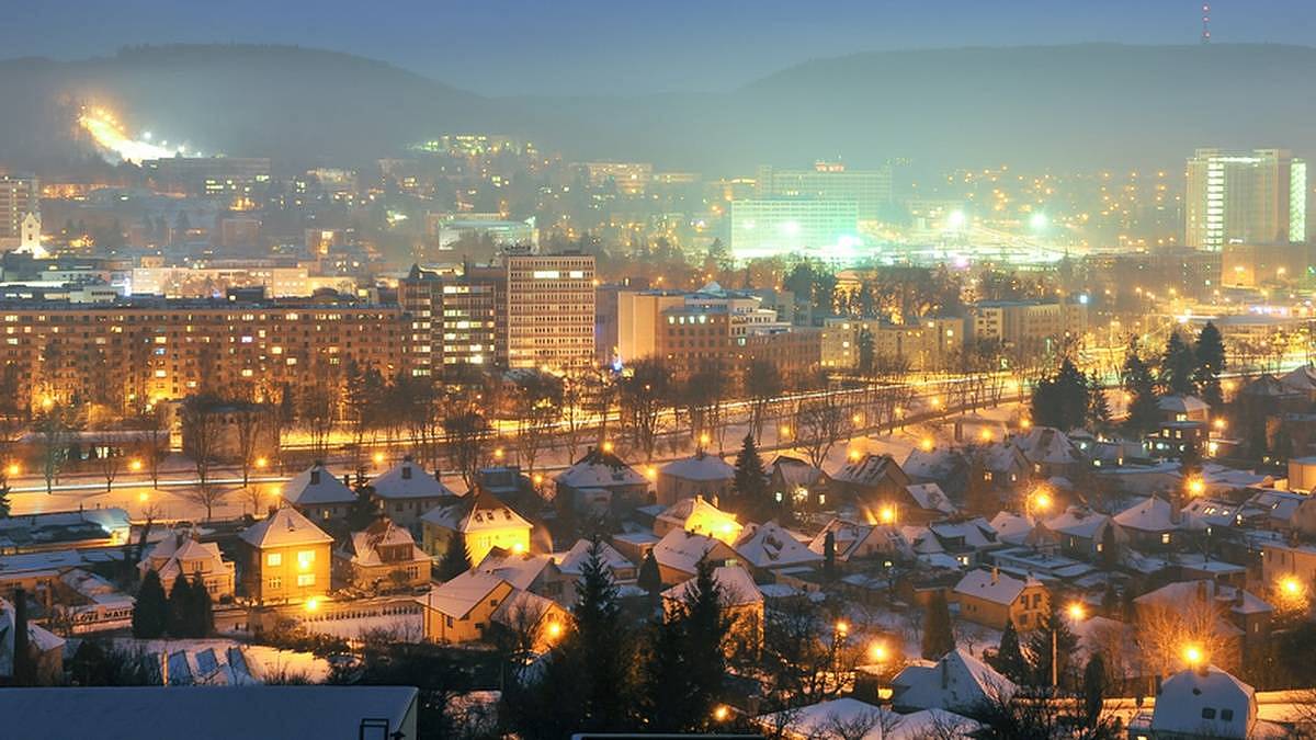 Rozpočet 88 milionů a 12 temných případů: ČT dotočila krimiseriál století s Jitkou Scheiderovou v hlavní roli. Začne 5. ledna