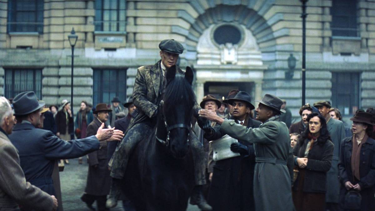 Gangy z Birminghamu se střetnou s 2. světovou válkou. Film naváže na slavný seriál