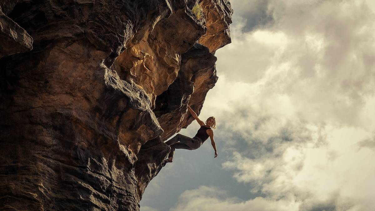 Netflix chystá pecku desetiletí: Charlize Theron bude bojovat o přežití v australské divočině