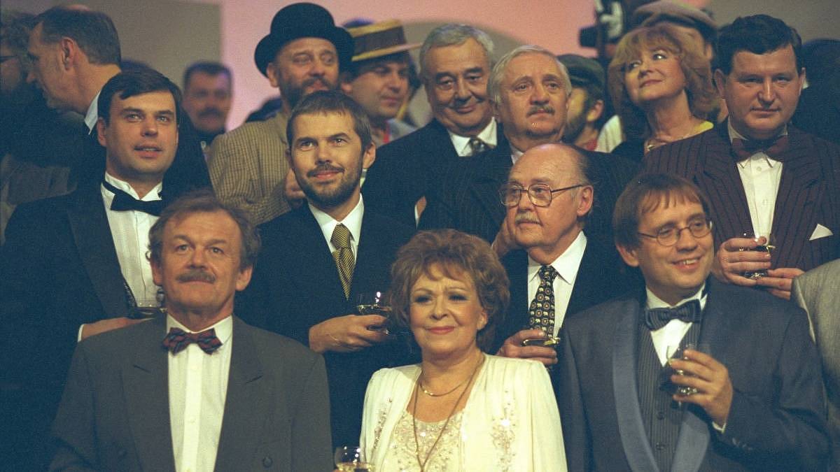 Silvestrovské pořady: Vzpomenete si, která stanice vysílala daný pořad?