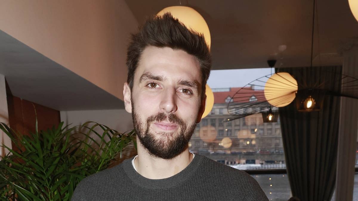 Nevýrazný herec Václav Matějovský z Ulice prošel neuvěřitelnou proměnou: Fanoušci ho nepoznávají, vypadá jako hollywoodská hvězda