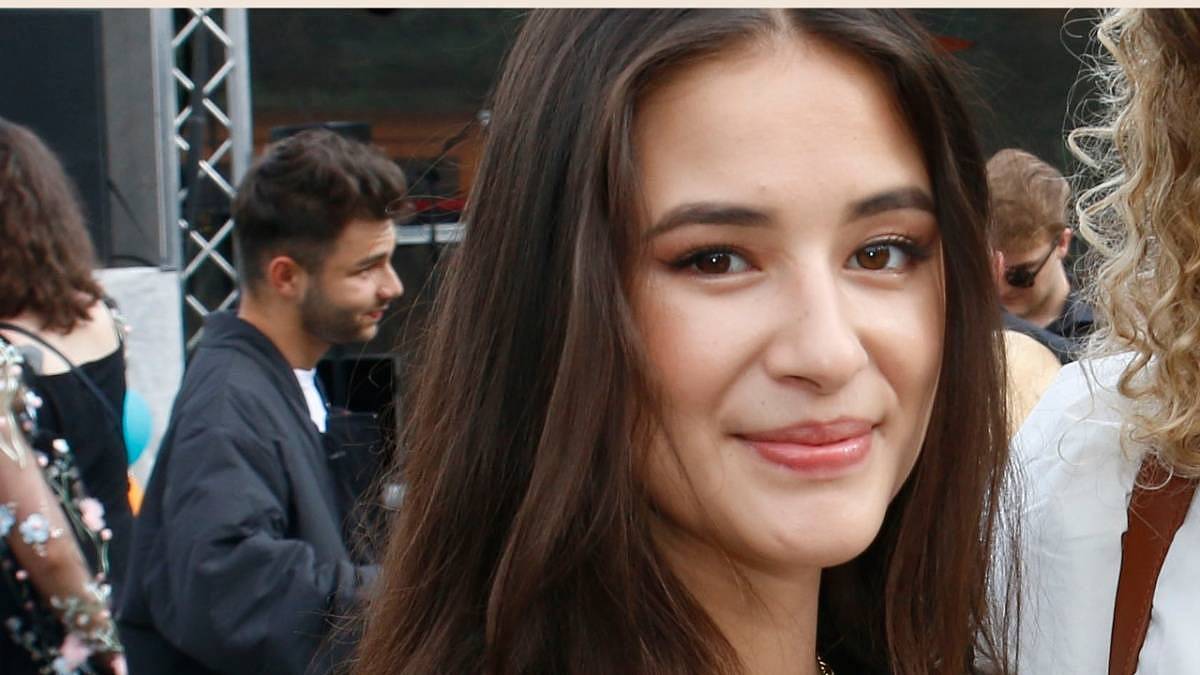 Drbárna ze Strání – Kamarádi: Petr šokoval Denise. Polibek se Štěpánkou možná všechno změní