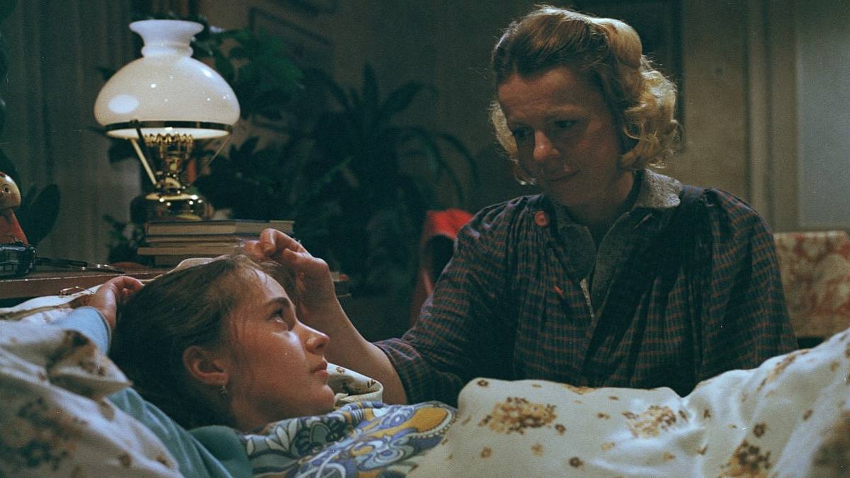 Zítra odpoledne zapněte ČT 1: Janžurová je mezi dvěma ohni. Starý televizní příběh o lásce a žárlivosti je nečekaně aktuální i dnes