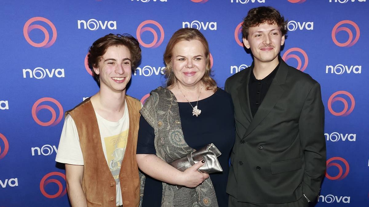 Seznamte se. Tohle jsou synové Sabiny Remundové ze seriálu Buldok z Poděbrad