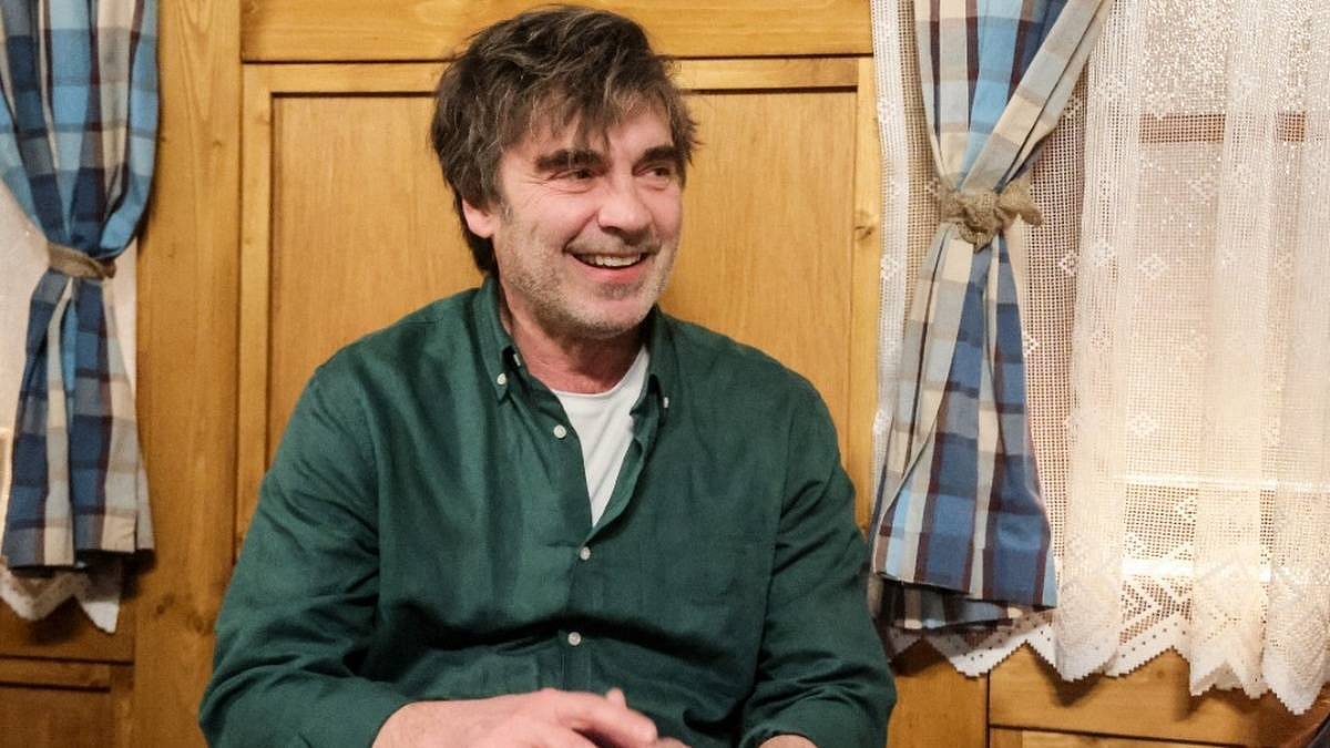 Drbárna ze Strání – Kamarádi: Majer se možná nedožije maturity dítěte, které Nikol čeká. Potřebuje obarvit vlasy a pleťové masky