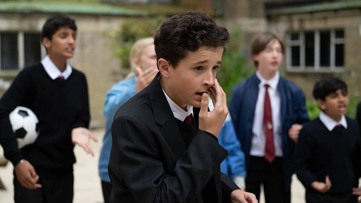 Elf z Prstenů moci jako kluk s nekontrolovatelnými tiky: Robert Aramayo si jde pro Oscara v dojemném hitu