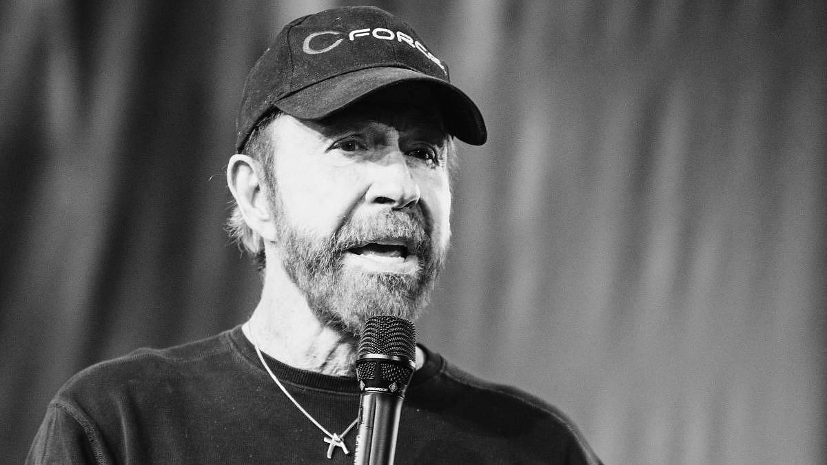 Chuck Norris, mistr bojových umění a herec, jehož houževnatost se stala internetovou legendou, zemřel ve věku 86 let