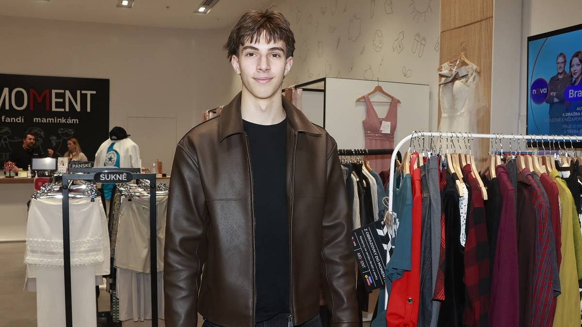 Mladý herec Sebastian Pöthe se na DAMU nechystá. Láká ho ekonomka