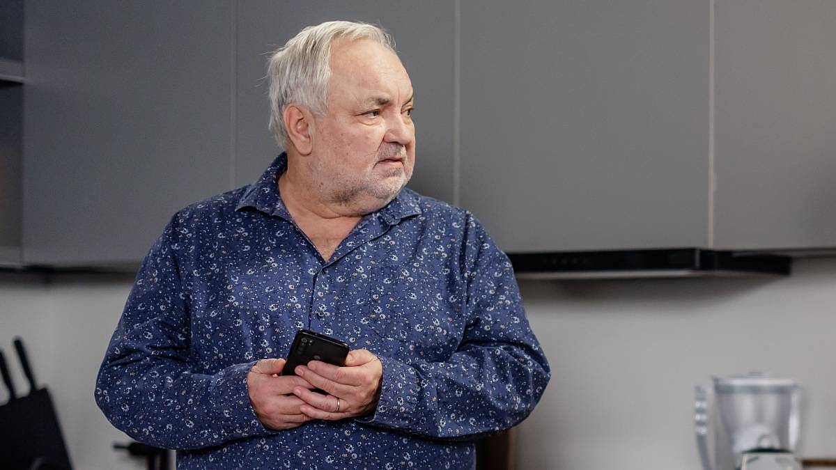 Herec z Ulice vdává dceru. Musí ale zhubnout, aby se vešel do obleku