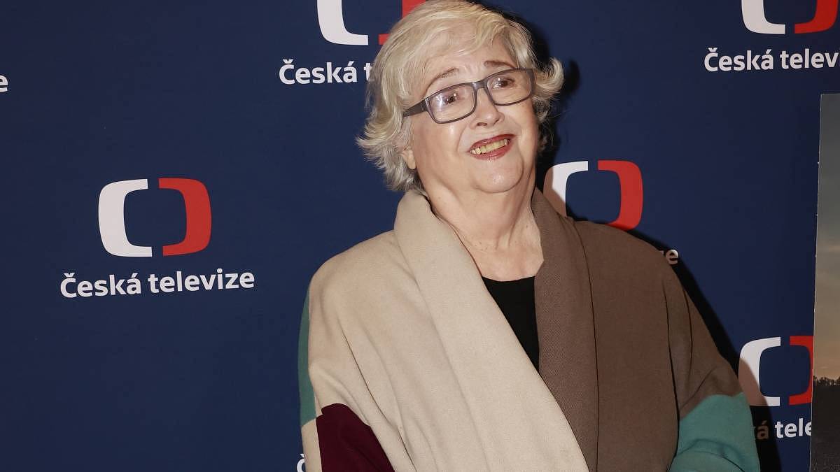 Božidara Turzonovová není jen manipulativní babička ze seriálu Pád domu Kollerů