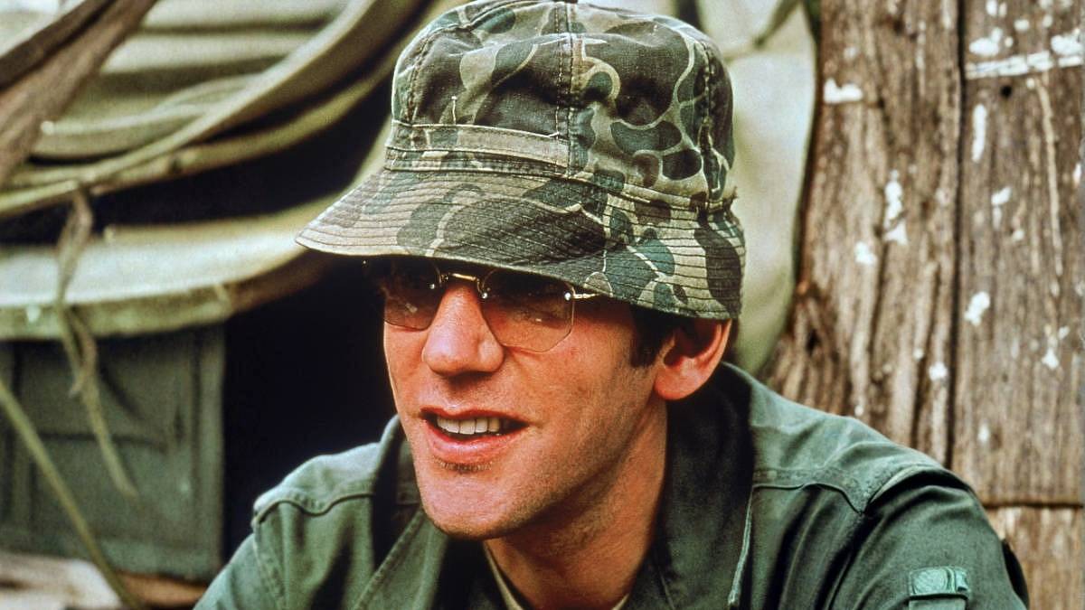 Tento seriál milují muži na celém světě a Češi obzvlášť. Film, který ho předcházel, je ještě lepší a zítra bude v TV