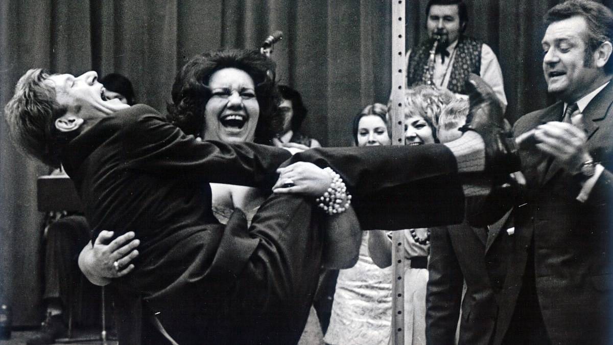 Zítra vysílá Nova Cinema nejvtipnější komedii všech dob. Růžičková kvůli ní vyhrála sázku a šampaňské teklo proudem