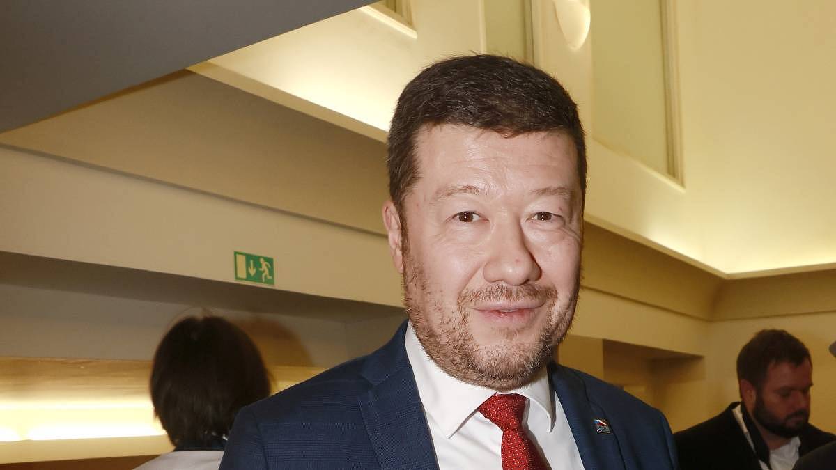 Jak bydlí Tomio Okamura: Češi na jeho luxusní vilu plivou, zahraniční architekti se rozplývají