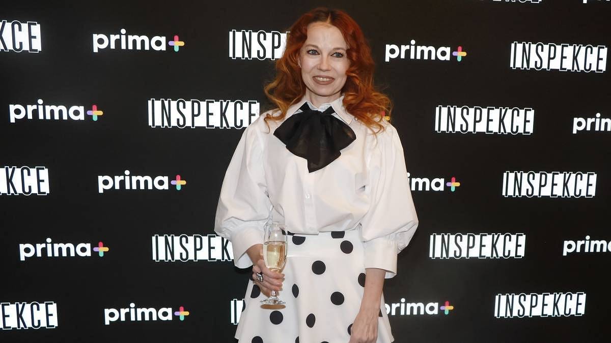 Herečka Bára Fišerová roky randila s drogově závislým idolem dívek a žen