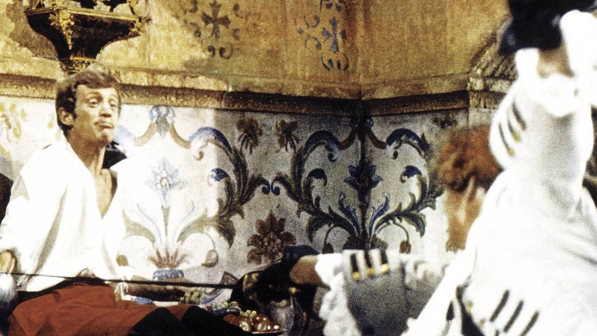 Tenhle film je taková letní klasika, že zavřete, zamknete a nenecháte se rušit