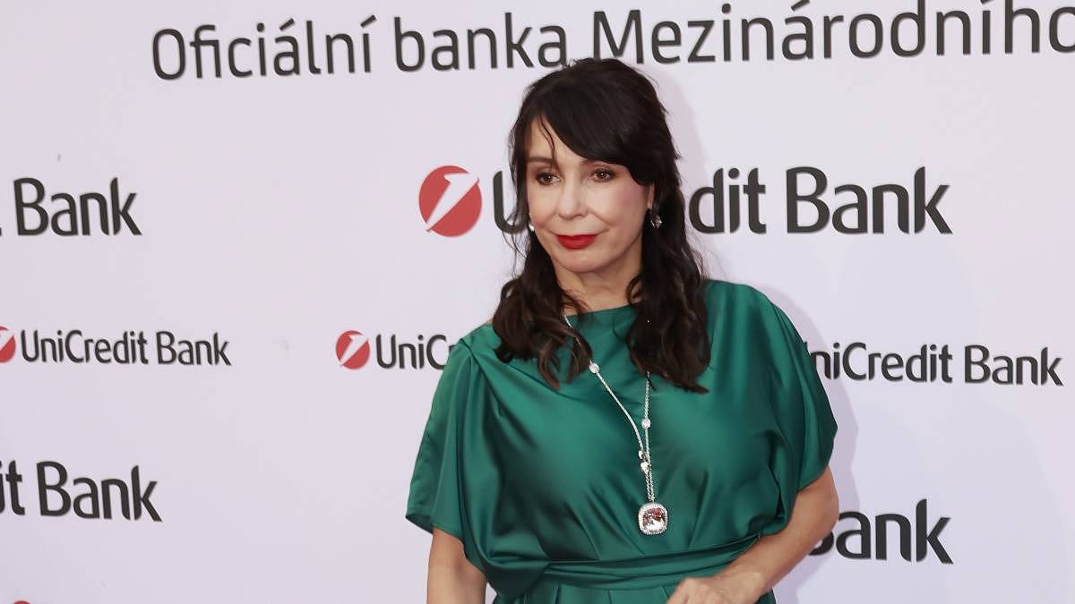 Nela Boudová. Každý rok jedna svatba?