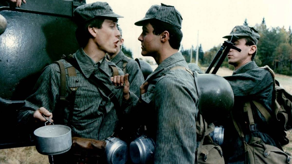 Pamatujete Kyslíka a Tomáše? Za úsměvnou nostalgií Chlapců a chlapů se skrývá promyšlená propaganda