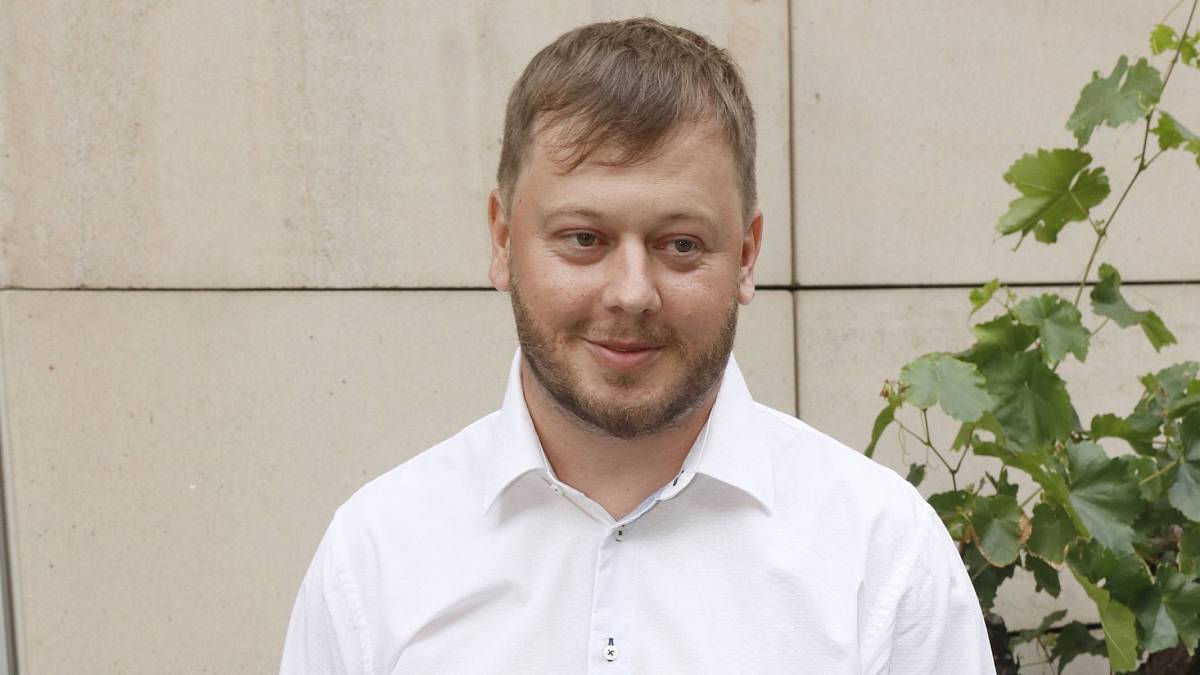 Superlov: Bez vtipných komentářů Ondřeje Sokola by to nešlo. Nevymýšlí je ale sám Superlov: Bez vtipných komentářů Ondřeje Sokola by to nešlo. Nevymýšlí je ale sám