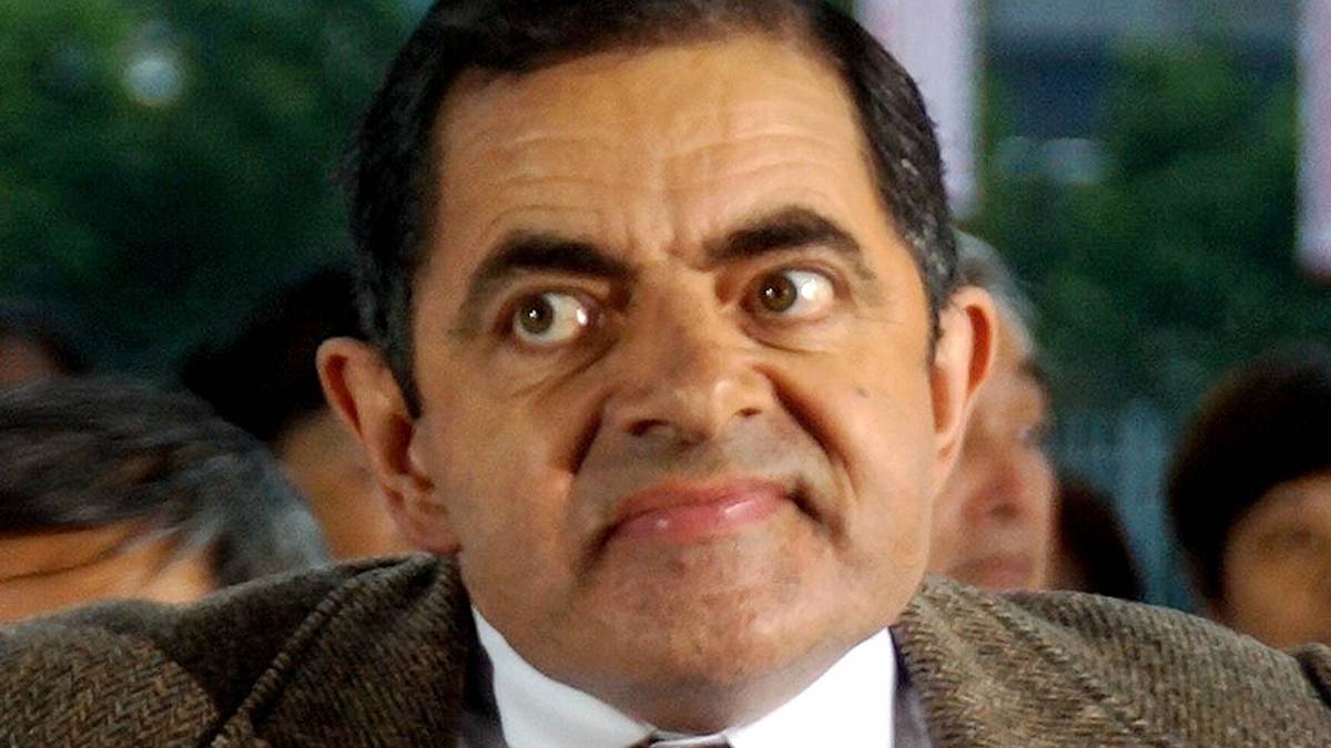 Patří mezi padesátku nejzábavnějších lidí ve Velké Británii. Rowan Atkinson původně vystudoval elektrotechniku