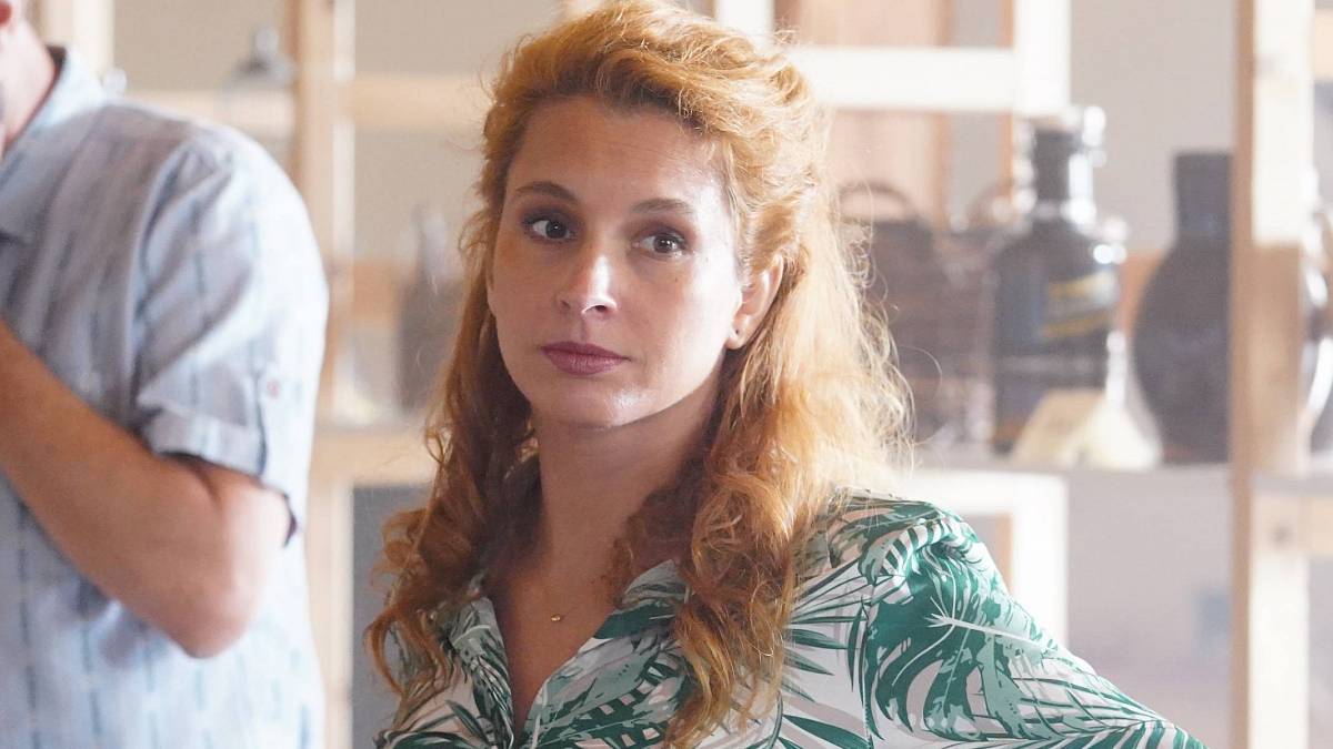 Denisa Nesvačilová ze seriálu Pálava je v centru pozornosti kvůli své milostné aférce, která je zábavnější než její postava fyzioterapeutky Áji Denisa Nesvačilová ze seriálu Pálava je v centru pozornosti kvůli své milostné aférce, která je zábavnější než její postava fyzioterapeutky Áji