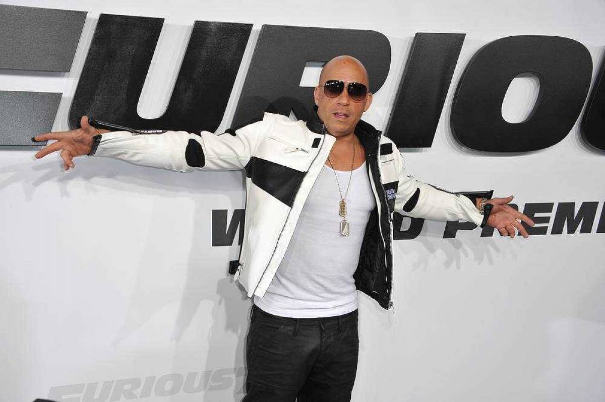 Rychle a zběsile 9: Svalovec Vin Diesel za volantem luxusních bouráků a nebezpečně krásná Charlize Theron