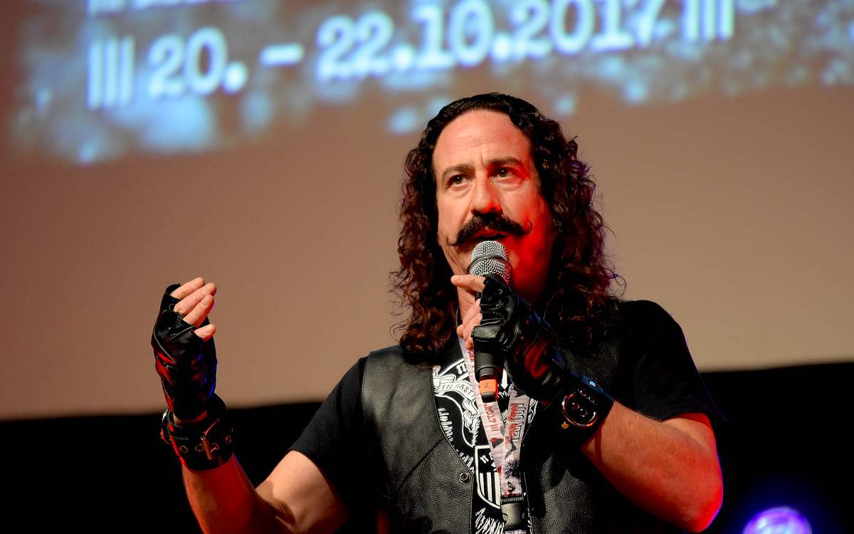 Víte, kdo si jako první zahrál slavného Jasona Voorheese? Ari Lehman je talentovaným hercem i hudebníkem