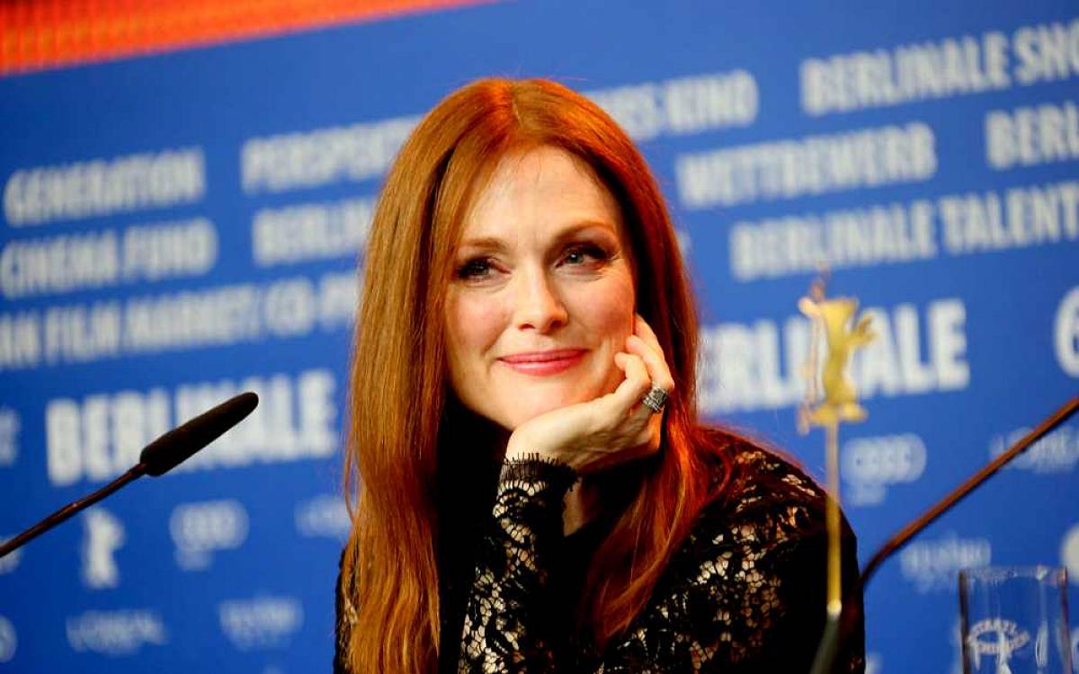 Nejslavnější hollywoodská zrzka, která ohromila i Spielberga, oslavila šedesátiny. Julianne Moore stárne s grácií