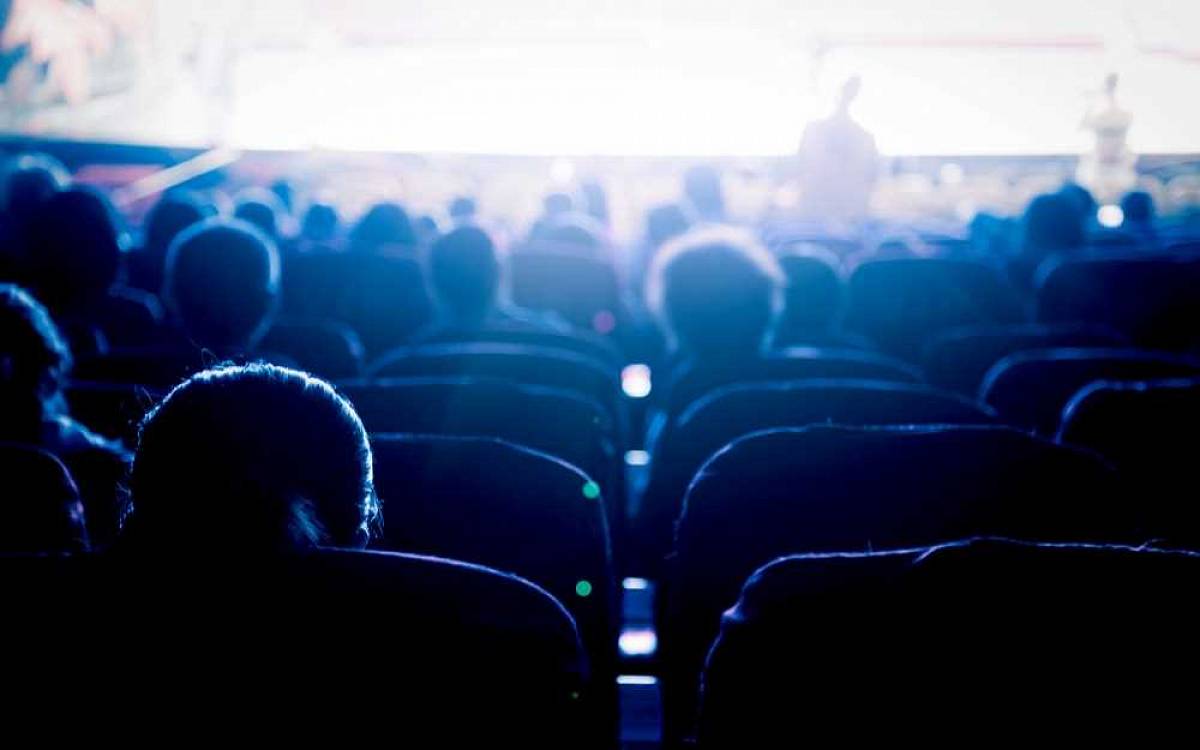 Film Naživo aneb tak živý film jste ještě neviděli Film Naživo aneb tak živý film jste ještě neviděli