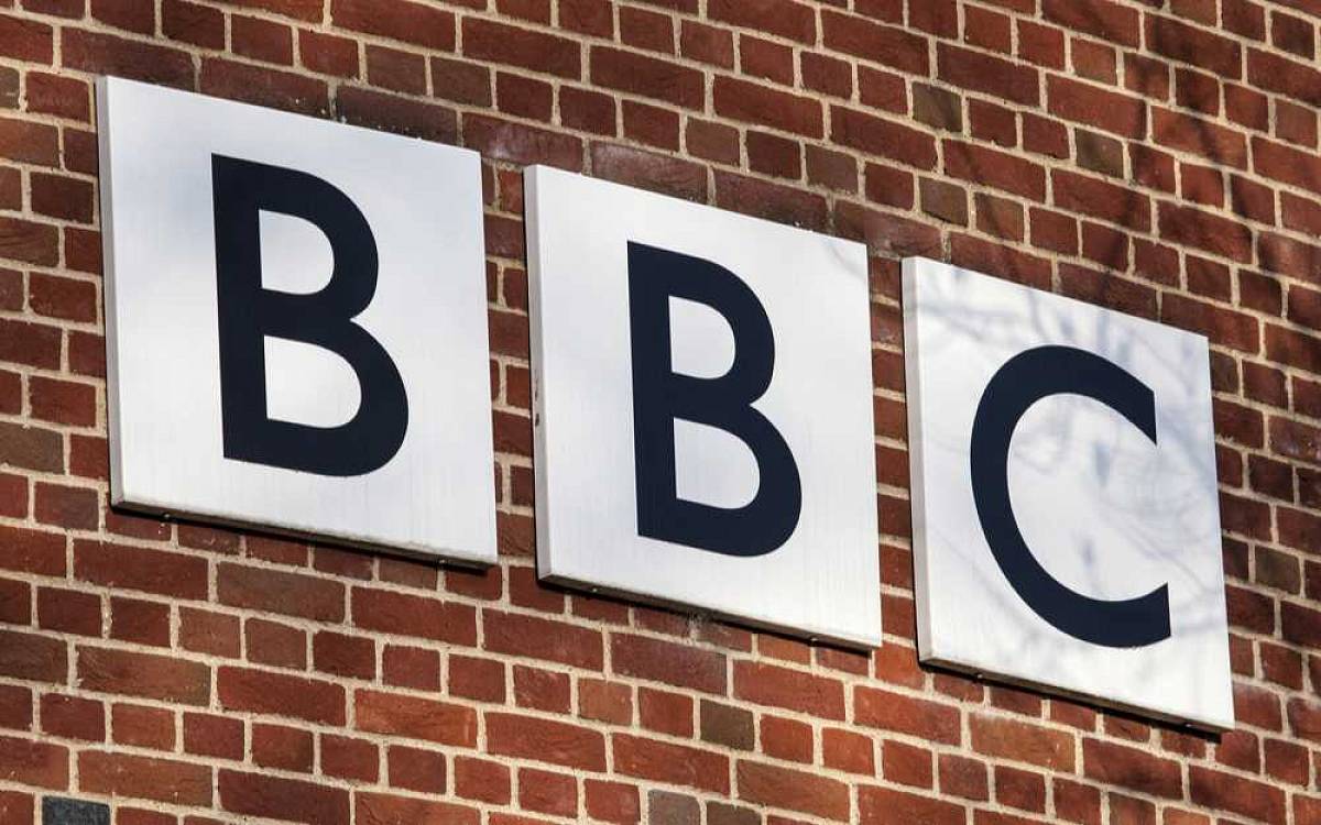 Seriálové lahůdky z tvorby televizní stanice BBC, které milují lidé nejen v Británii