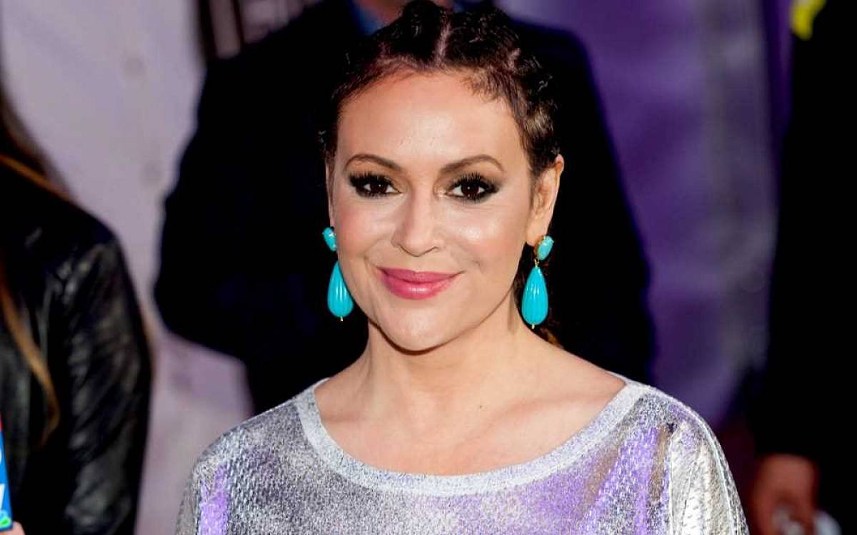 Alyssa Milano je další celebritou pozitivní na covid-19. Slavná "Čarodějka" se stále potýká s příznaky