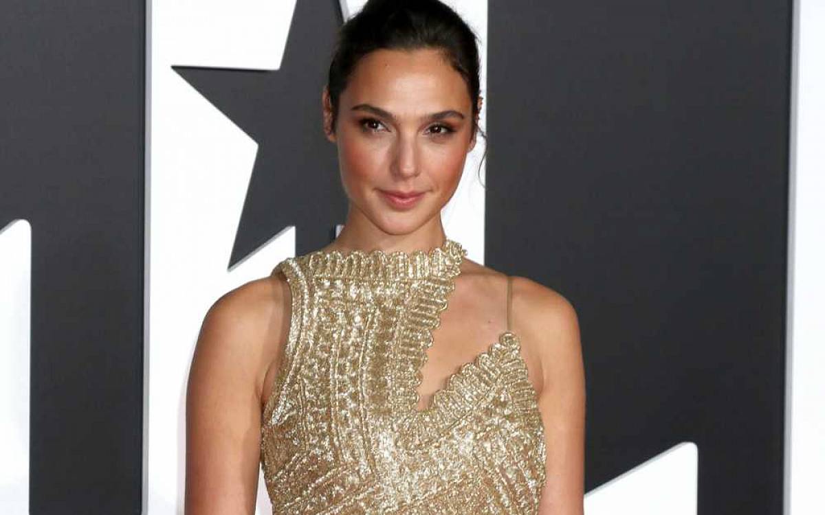 Gal Gadot: Život, kariéra v armádě a na přehlídkových molech a další kuriozity o Wonder Woman s českými kořeny