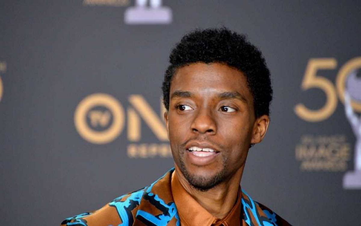 Nedávno zesnulý Chadwick Boseman, představitel Black Panthera, držel svůj zdravotní stav před médii a kolegy v utajení Nedávno zesnulý Chadwick Boseman, představitel Black Panthera, držel svůj zdravotní stav před médii a kolegy v utajení