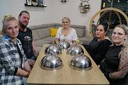 Prostřeno z Moravskoslezského kraje: Soutěžící ani nepředstírají, že se chtějí bavit. Na kameru přiznávají i falešnou hru Prostřeno z Moravskoslezského kraje: Soutěžící ani nepředstírají, že se chtějí bavit. Na kameru přiznávají i falešnou hru