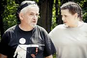 Chataři ze Švihova: Michal Suchánek točí seriál, který opět vsází na posedlost českého národa trávit čas chatařením Chataři ze Švihova: Michal Suchánek točí seriál, který opět vsází na posedlost českého národa trávit čas chatařením