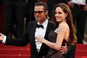 Angelina Jolie slaví 45. narozeniny a chce se odstěhovat z USA; zatím ale nemůže kvůli Pittovi