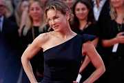 Deník Bridget Jonesové (2001): Renée Zellweger kvůli roli začala kouřit Deník Bridget Jonesové (2001): Renée Zellweger kvůli roli začala kouřit
