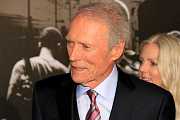 Clint Eastwood slaví devadesátku a stárnutí si užívá, do důchodu má prý daleko