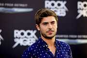 Šťastný Nový rok: Zamilovaný Zac Efron, záchvaty smíchu a změna rolí na poslední chvíli Šťastný Nový rok: Zamilovaný Zac Efron, záchvaty smíchu a změna rolí na poslední chvíli
