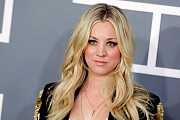 Kaley Cuoco v novém seriálu září jako letuška obviněná z vraždy. Podařilo se jí vymanit z role Penny? Kaley Cuoco v novém seriálu září jako letuška obviněná z vraždy. Podařilo se jí vymanit z role Penny?